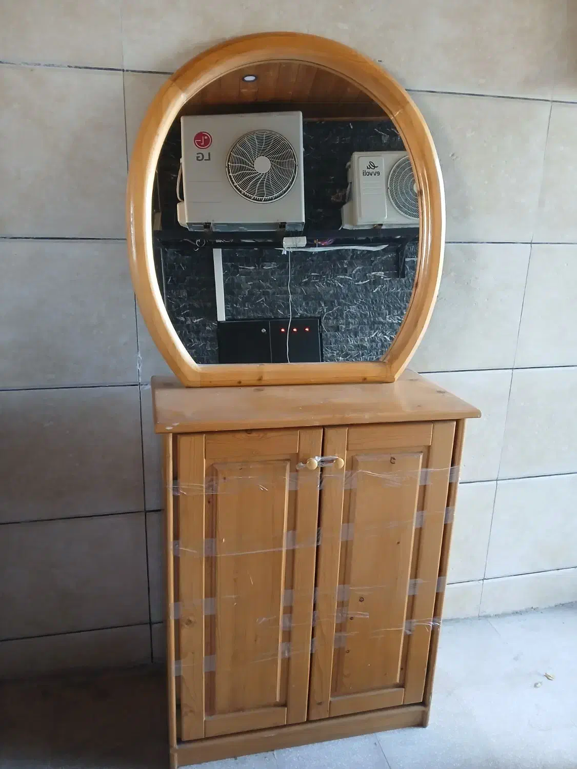 جاکفشی چوبی (چوب نراد) و آیینه با قاب چوب نراد|جاکفشی، کمد، دراور|نوشهر, |دیوار