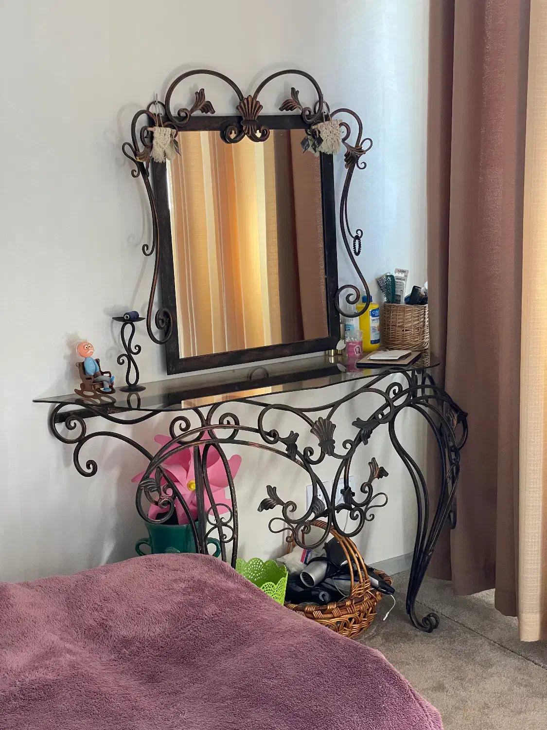 تخت و آینه کنسول|تخت و سرویس خواب|قزوین, |دیوار