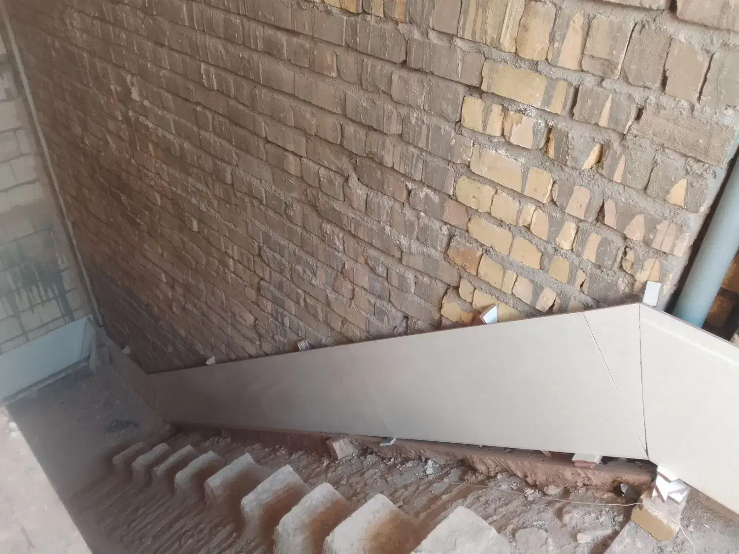 کاشی کاری و سرامیک|خدمات پیشه و مهارت|قم, تولید دارو و یخچال|دیوار