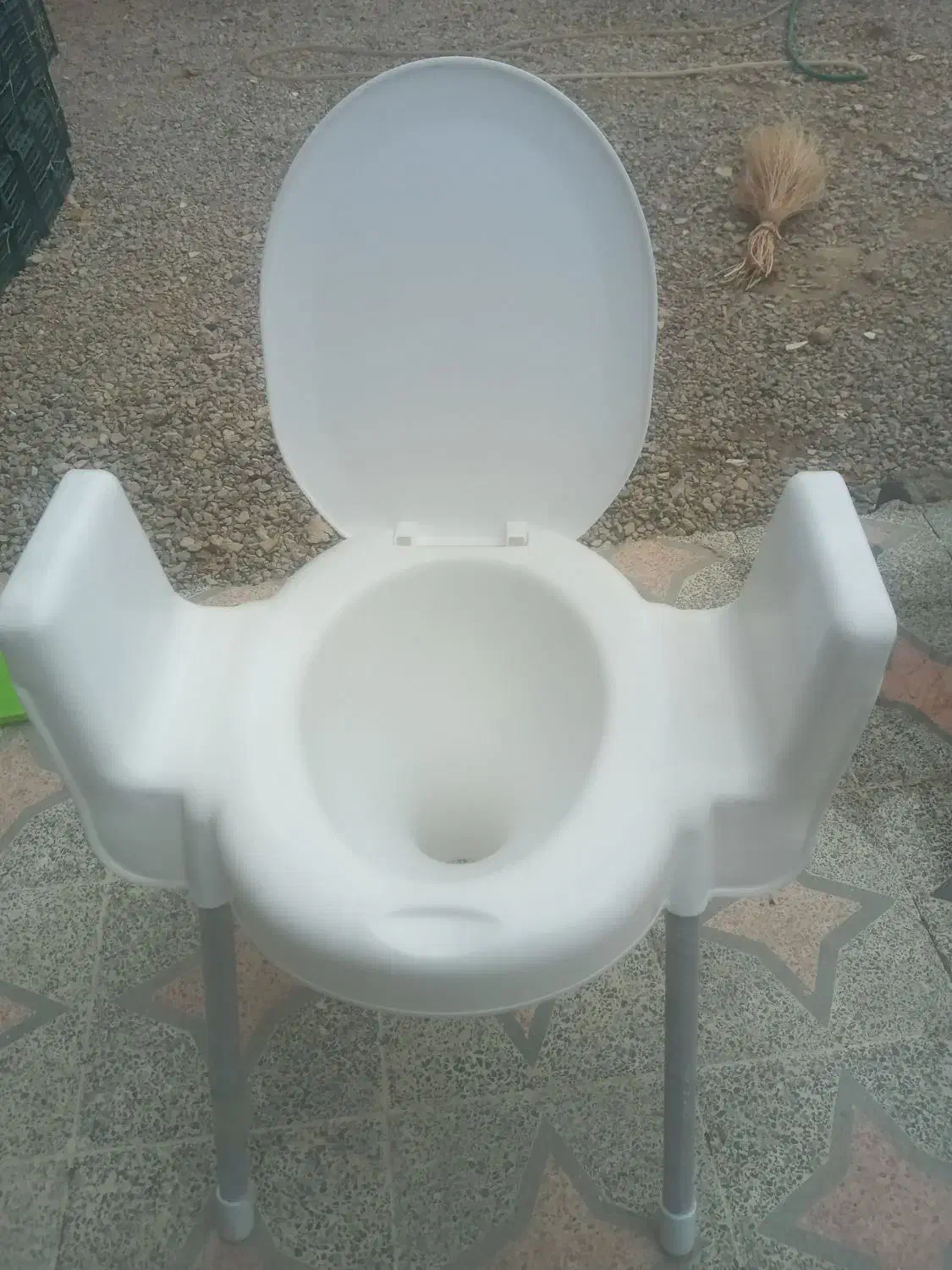 دستشویی فرنگی تمیز و سالم|لوازم سرویس بهداشتی|یاسوج, |دیوار