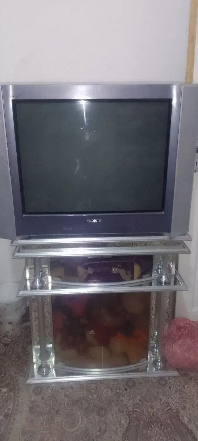 تلویزیون سونی با میز تلویزیون آینه ای|تلویزیون و پروژکتور|آذرشهر, |دیوار