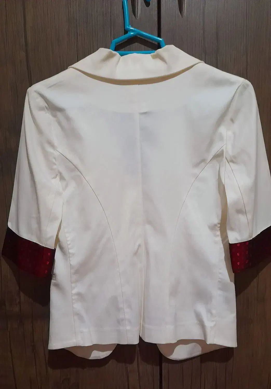 کت و دامن مجلسی|لباس|لاهیجان, امیرشهید|دیوار