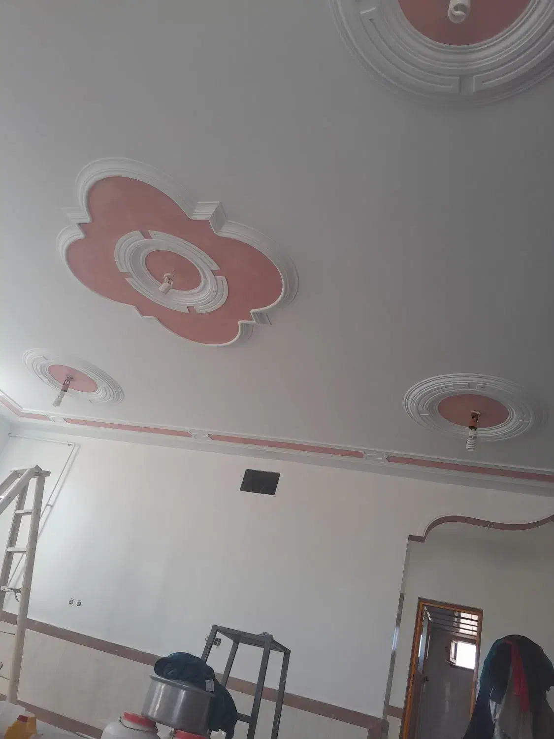 نقاشی ساختمان وکاغذ دیواری پاسارگاد|خدمات پیشه و مهارت|نهاوند, |دیوار