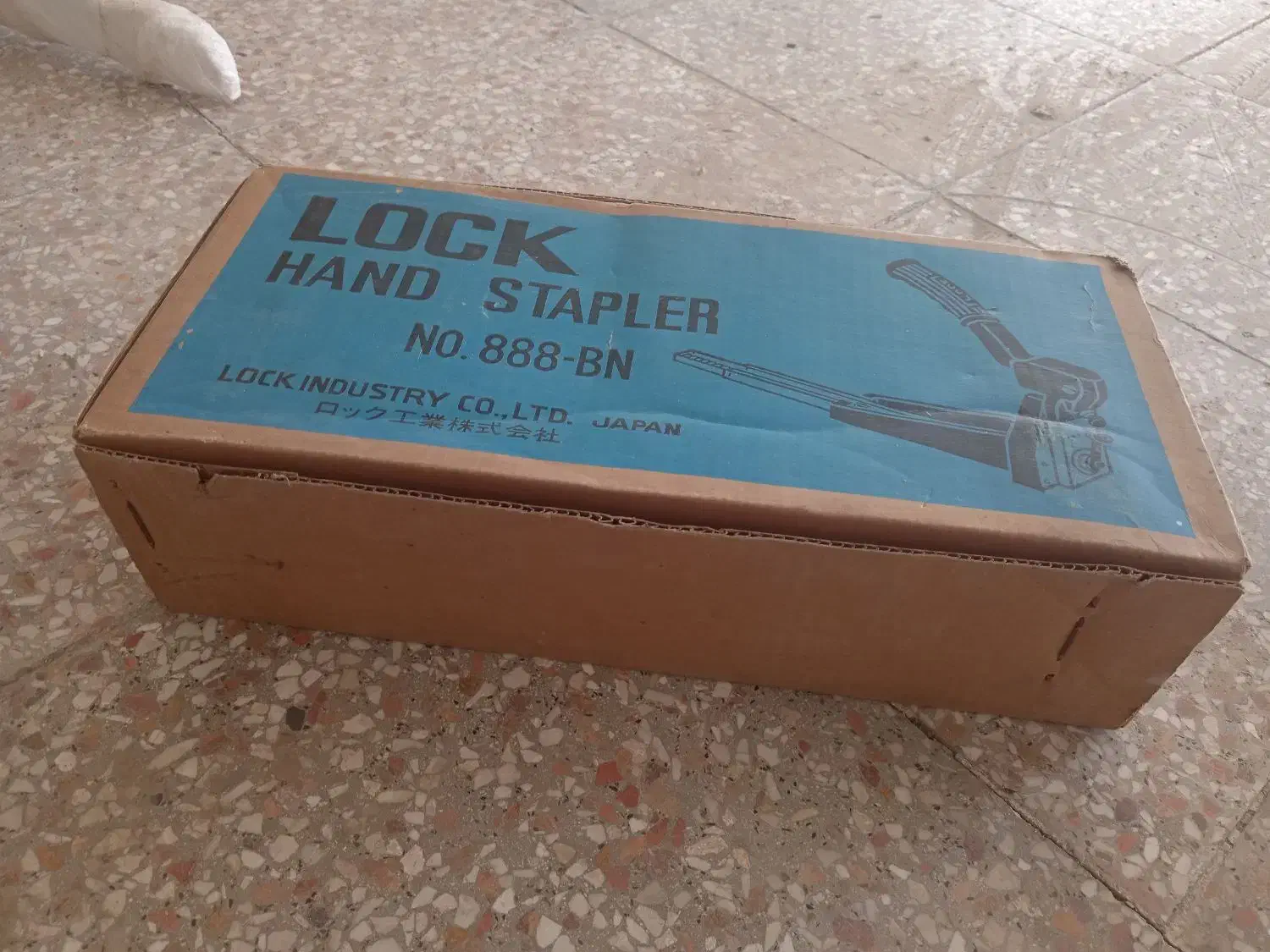 منگنه کارتون|ابزارآلات|میانه, |دیوار