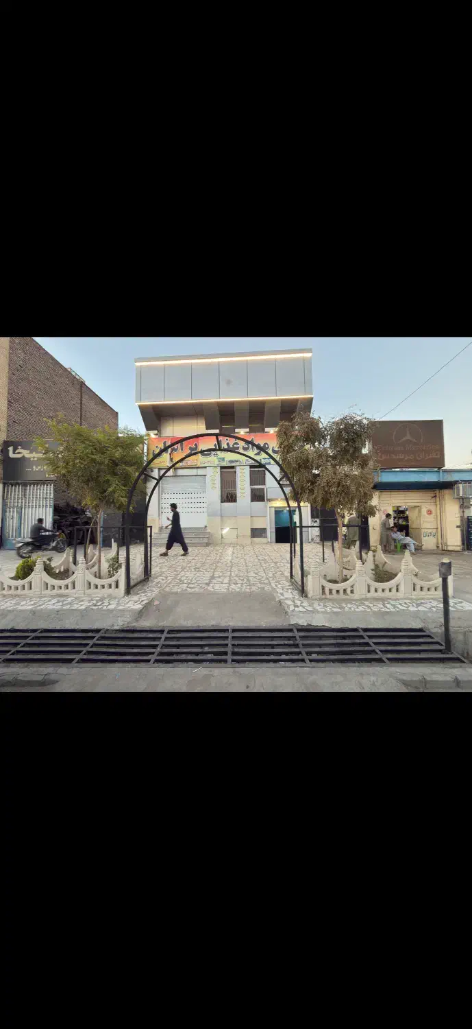 مغازه تجاری تقاطع میرحسینی و طباطبایی|اجارهٔ مغازه و غرفه|زاهدان, |دیوار