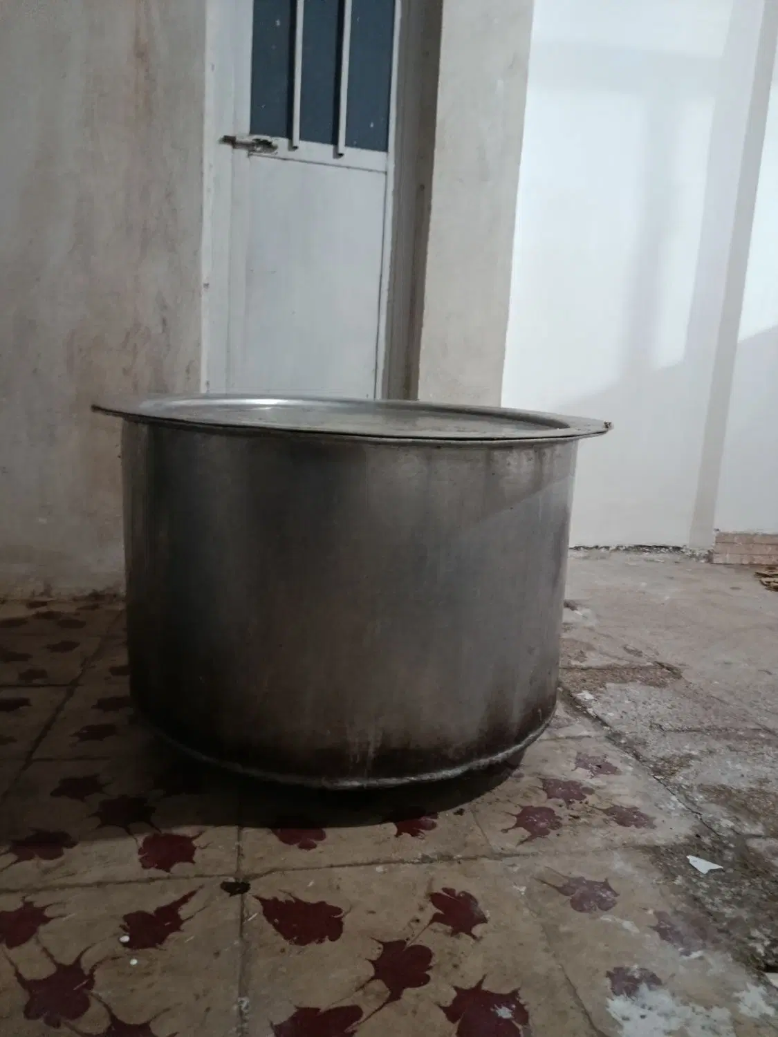 دیگ|ظروف پخت‌وپز|رشت, دباغیان|دیوار