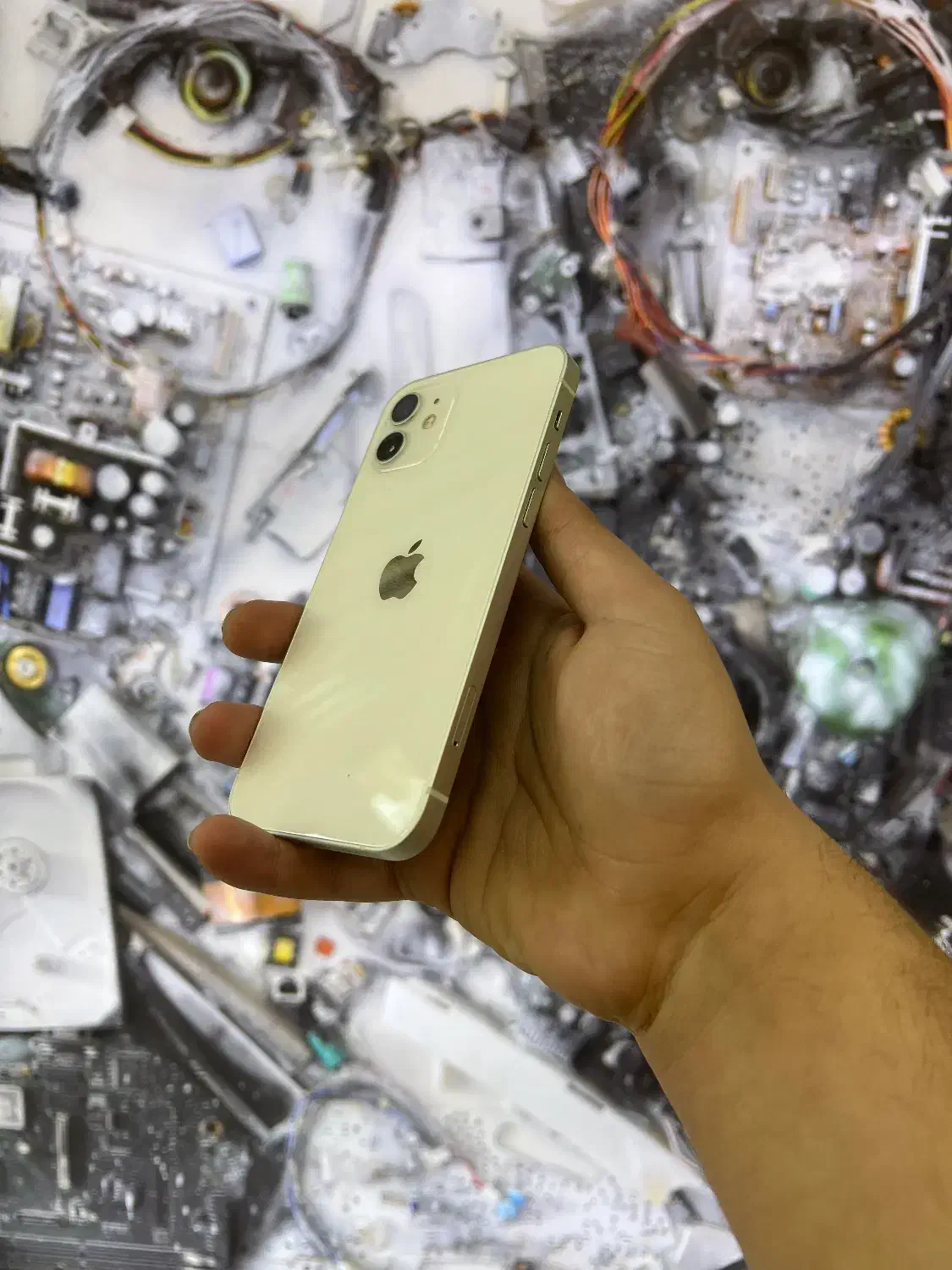 ایفون ۱۲نرمال حافظه ۱۲۸رنگ سفید|موبایل|اصفهان, مفتح|دیوار