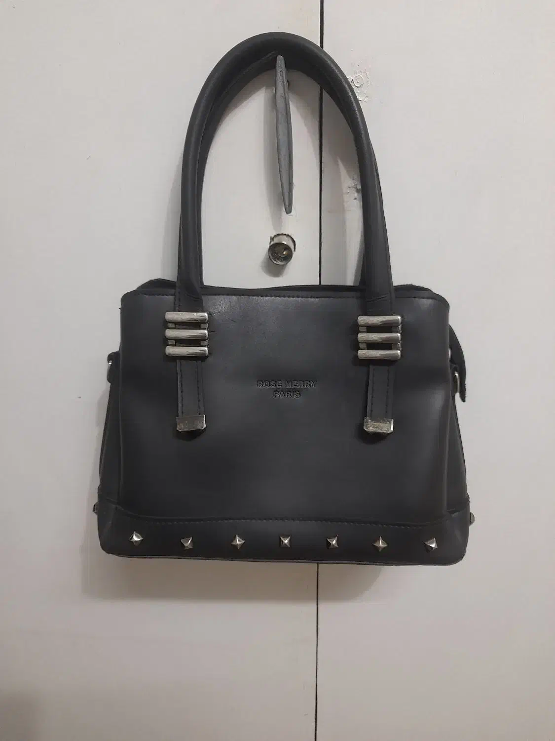 چندتا کیف و کتونی در حدنو|کیف، کفش، کمربند|رشت, چله خانه|دیوار