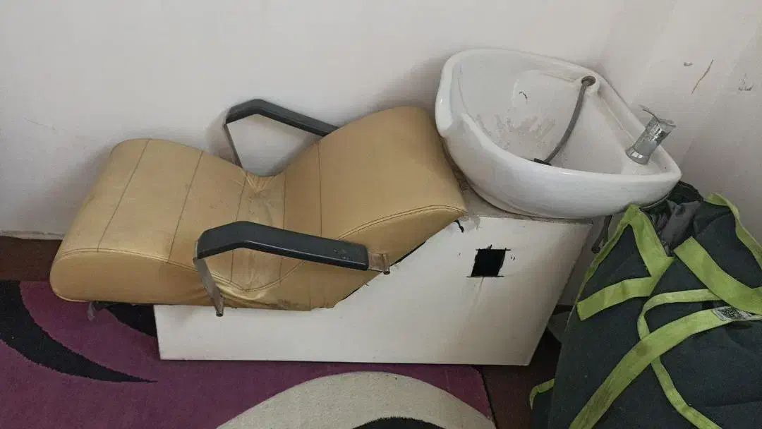 سرشور و صندلی میکاپ ۵ تومن|آرایشگاه و سالنهای زیبایی|بندر گز, |دیوار