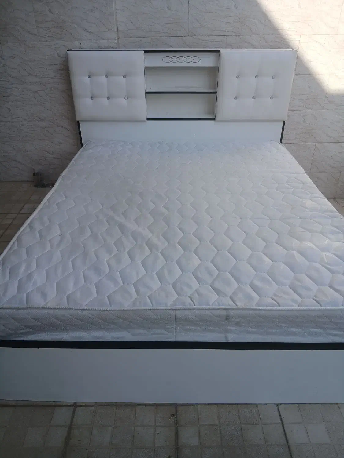 تخت دونفره بدون تشک|تخت و سرویس خواب|اصفهان, قهجاورستان|دیوار