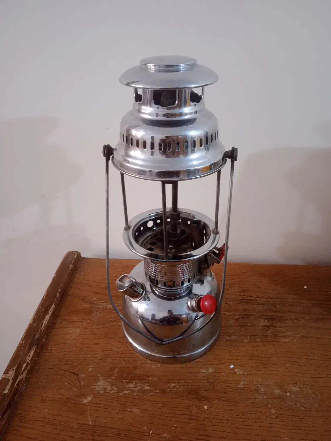 چراغ زنبوری نفتی|کلکسیون اشیاء عتیقه|اردبیل, |دیوار