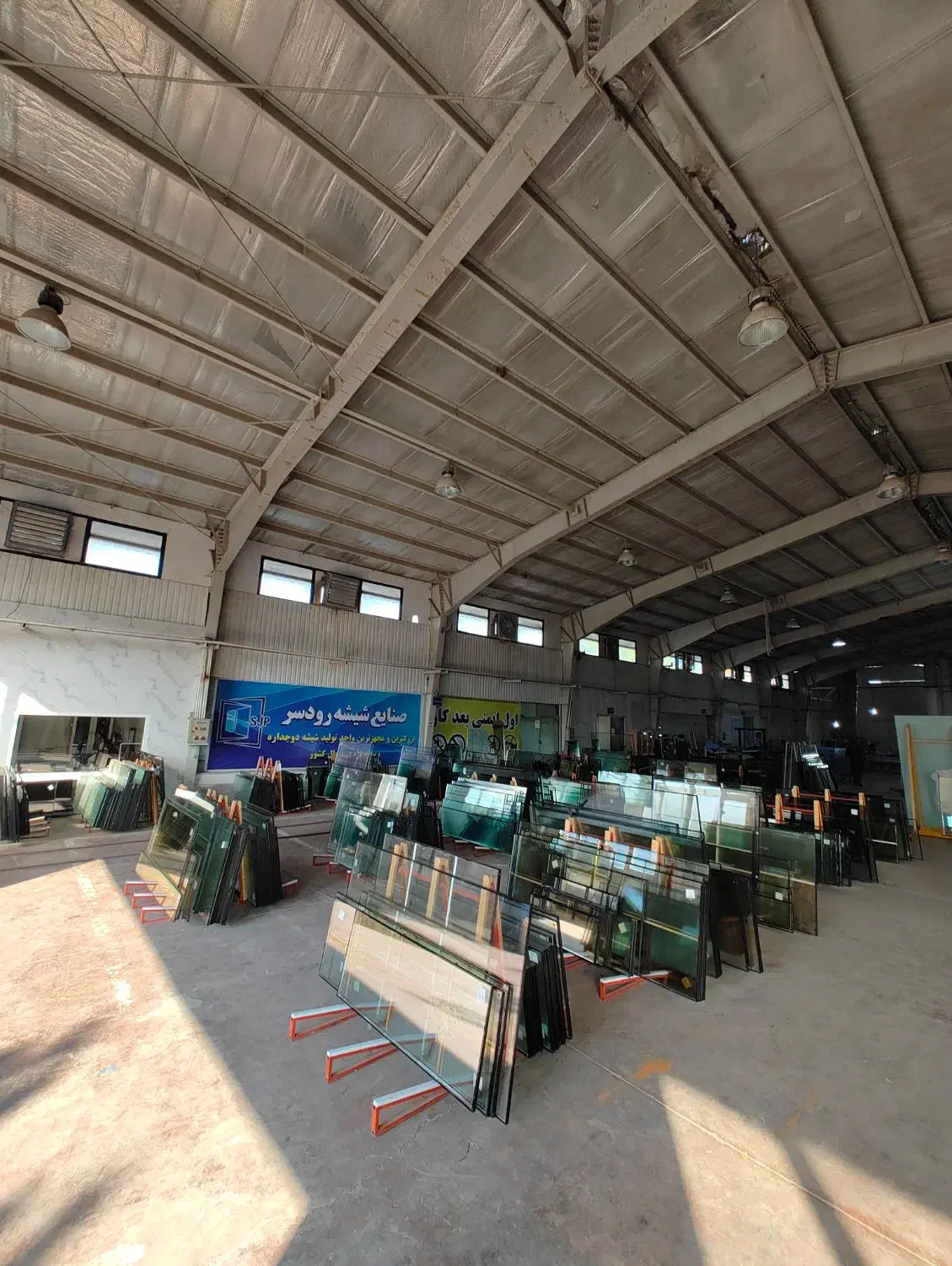 همکاری در صنایع شیشه رودسر|استخدام صنعتی، فنی، مهندسی|رودسر, |دیوار