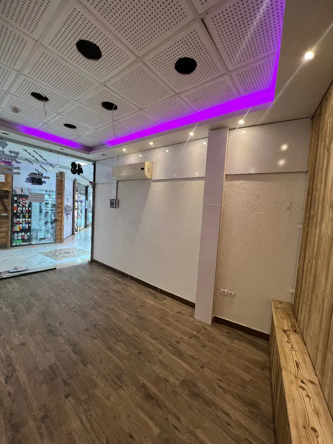 اجاره مغازه در کوچه برق لاهیجان مرکز خرید ارژنگ|اجارهٔ مغازه و غرفه|لاهیجان, انقلاب|دیوار