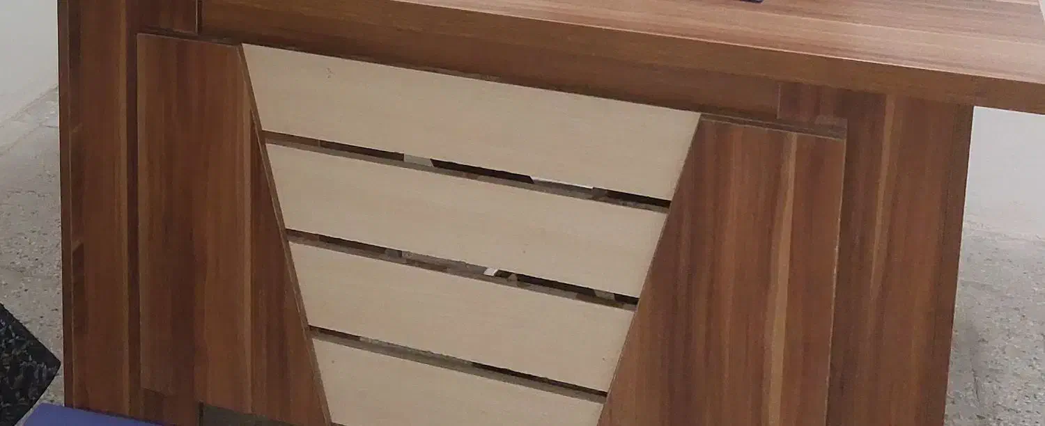 درب و میز چوبی|مبلمان اداری|نیشابور, بلوار گلها|دیوار