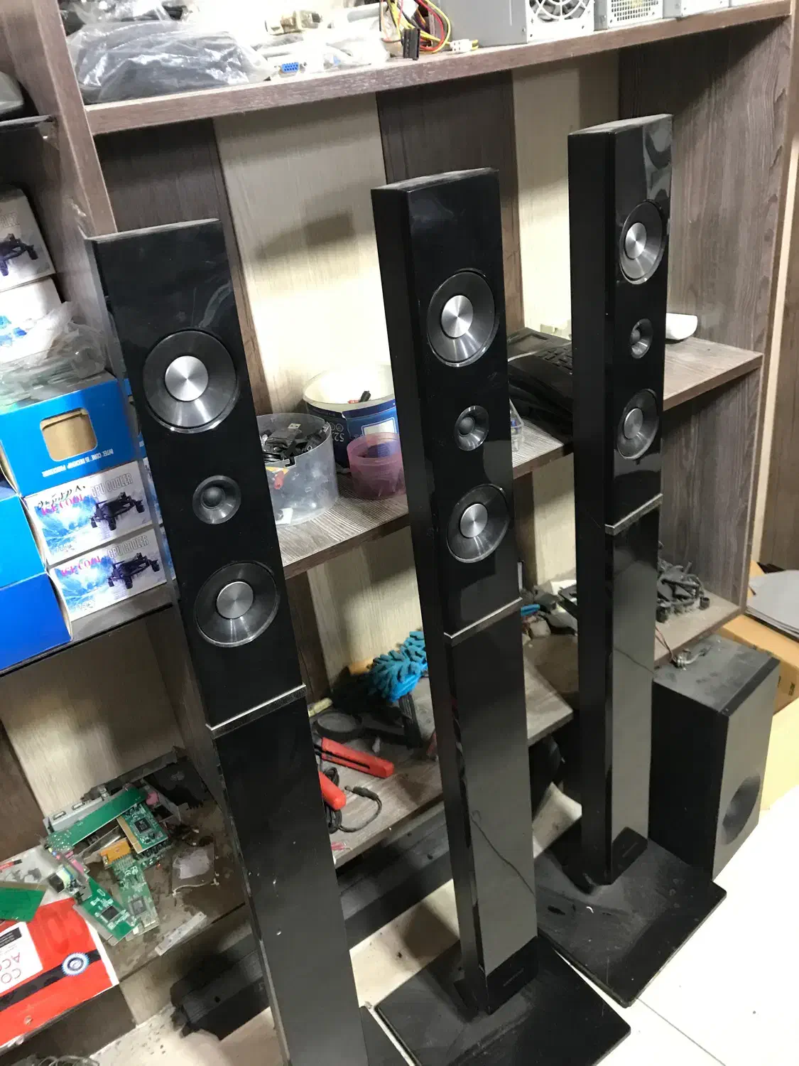 اسپیکر های تلویزیون خانگی|سیستم صوتی خانگی|نور, |دیوار