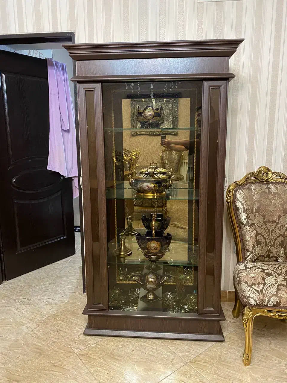 ویترین شیک ...بسیار نو و تمیز|بوفه، ویترین، کنسول|فردیس, خیام غربی|دیوار