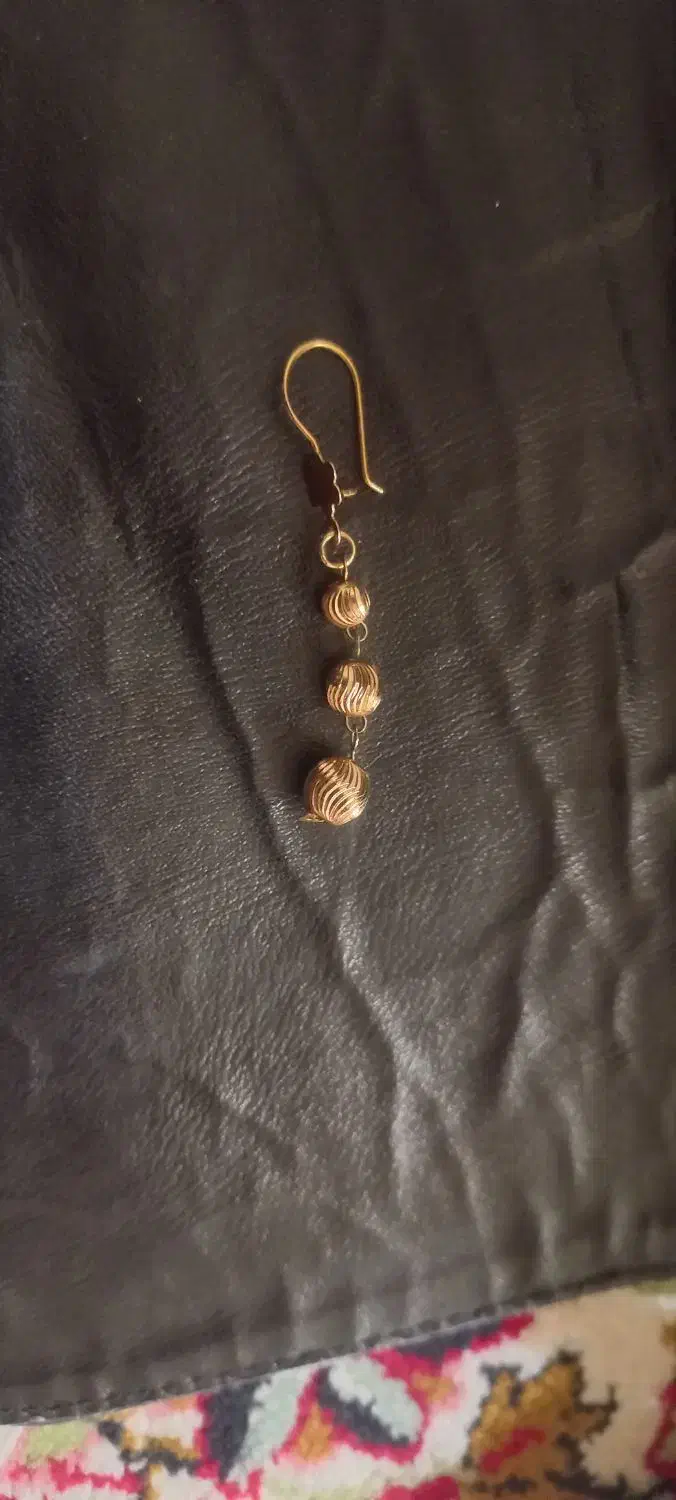 گوشواره گمشده|اشیا|زنجان, |دیوار