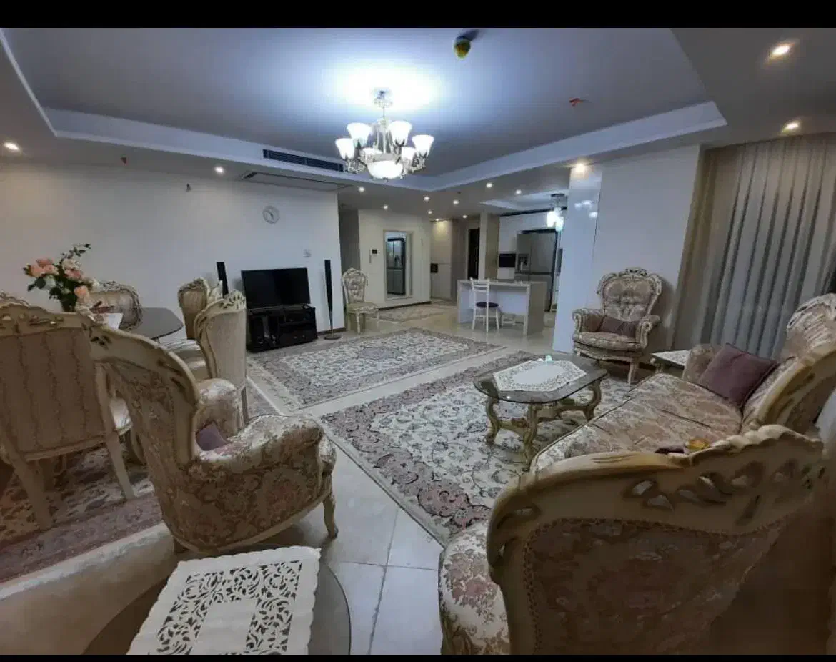 آپارتمان130متری همراه شهر اردستانی چیتگر دریاچه 22|اجارهٔ آپارتمان|تهران, شهرک آتی شهر|دیوار