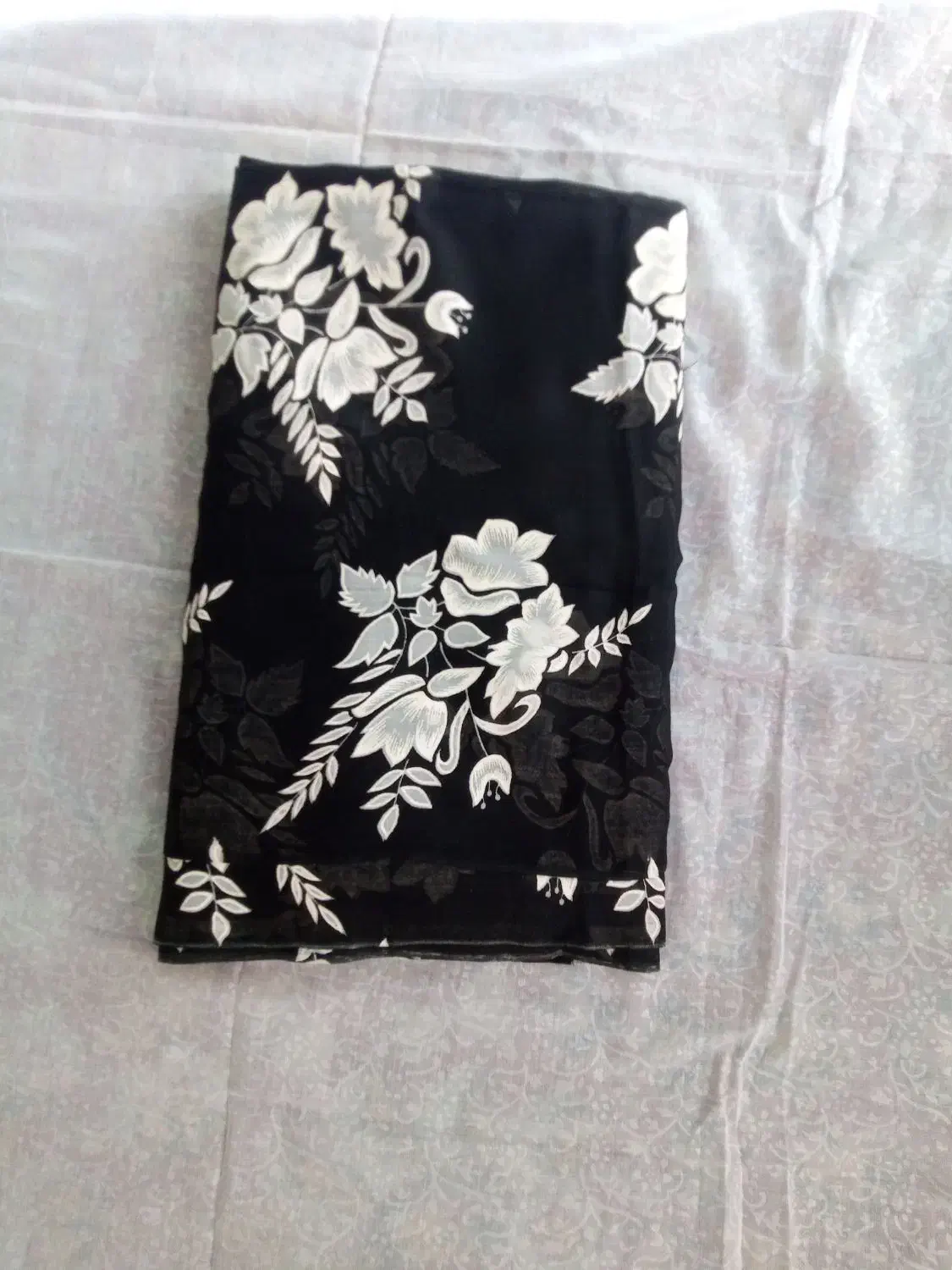 یک قواره پارچه چادری اصل نو نو دوخته نشده فروشی|لباس|ورامین, ورامین|دیوار