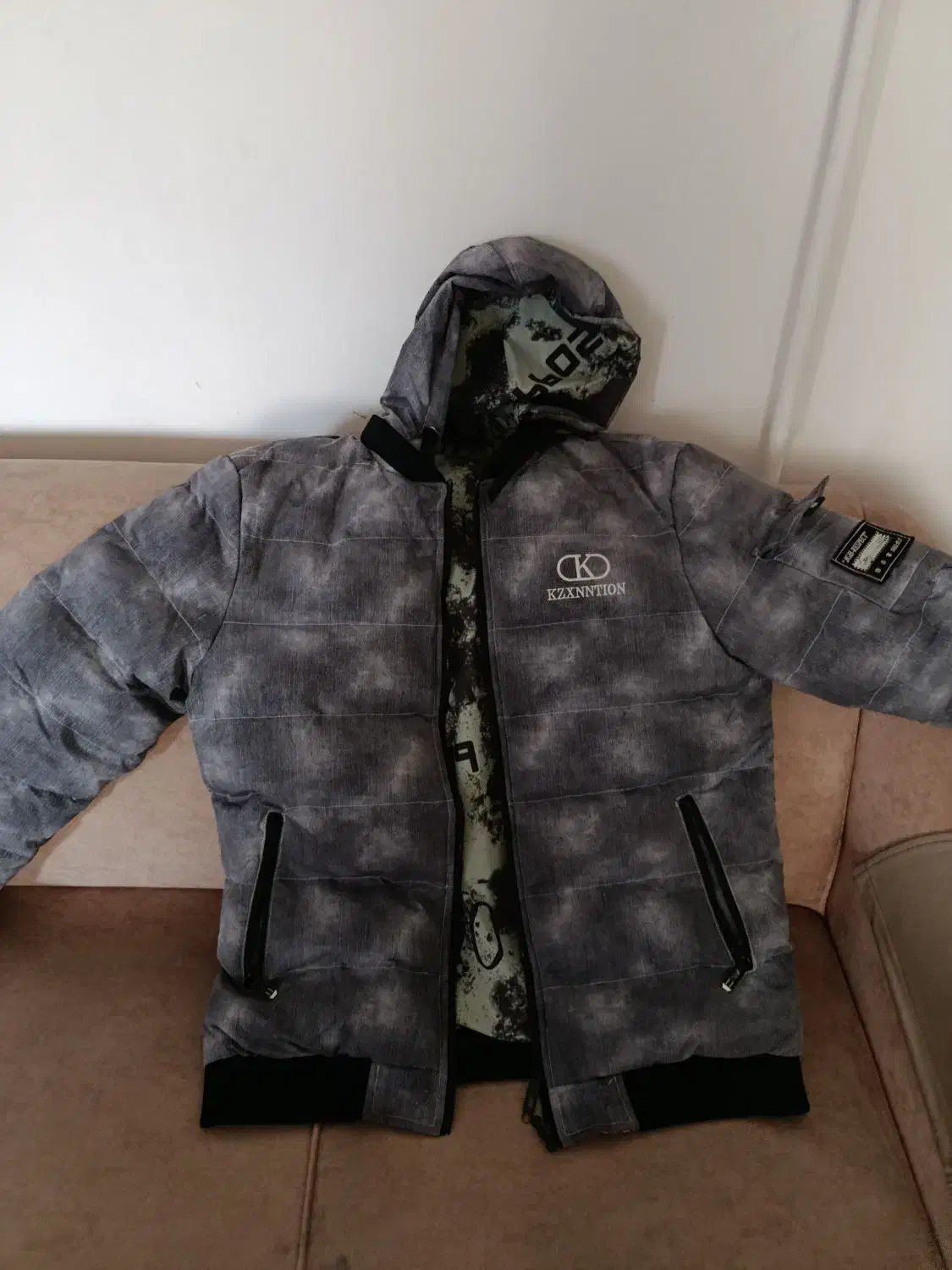 کاپشن|لباس|قائمشهر, |دیوار