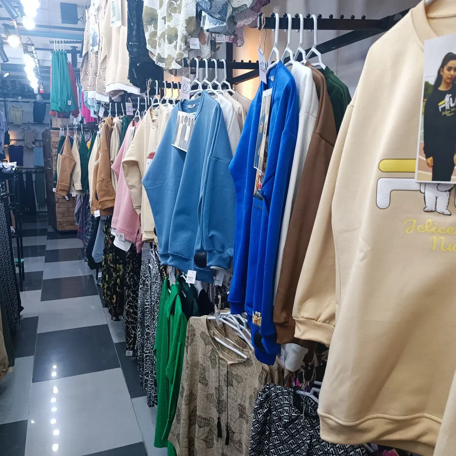 فروشنده خانم|استخدام بازاریابی و فروش|شهرکرد, |دیوار