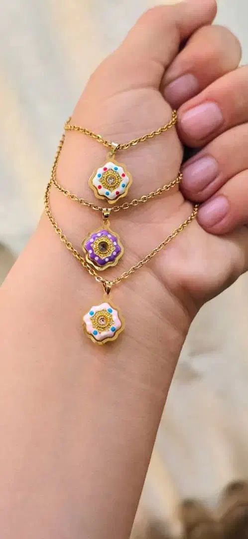 تعدادی نیروی خانم جهت مونتاژ طلا|استخدام هنری و رسانه|تهران, پامنار|دیوار