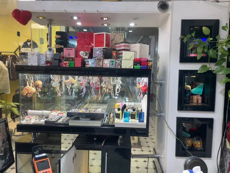 دکور ویترین بدلیجات|فروشگاه و مغازه|شاهرود, |دیوار