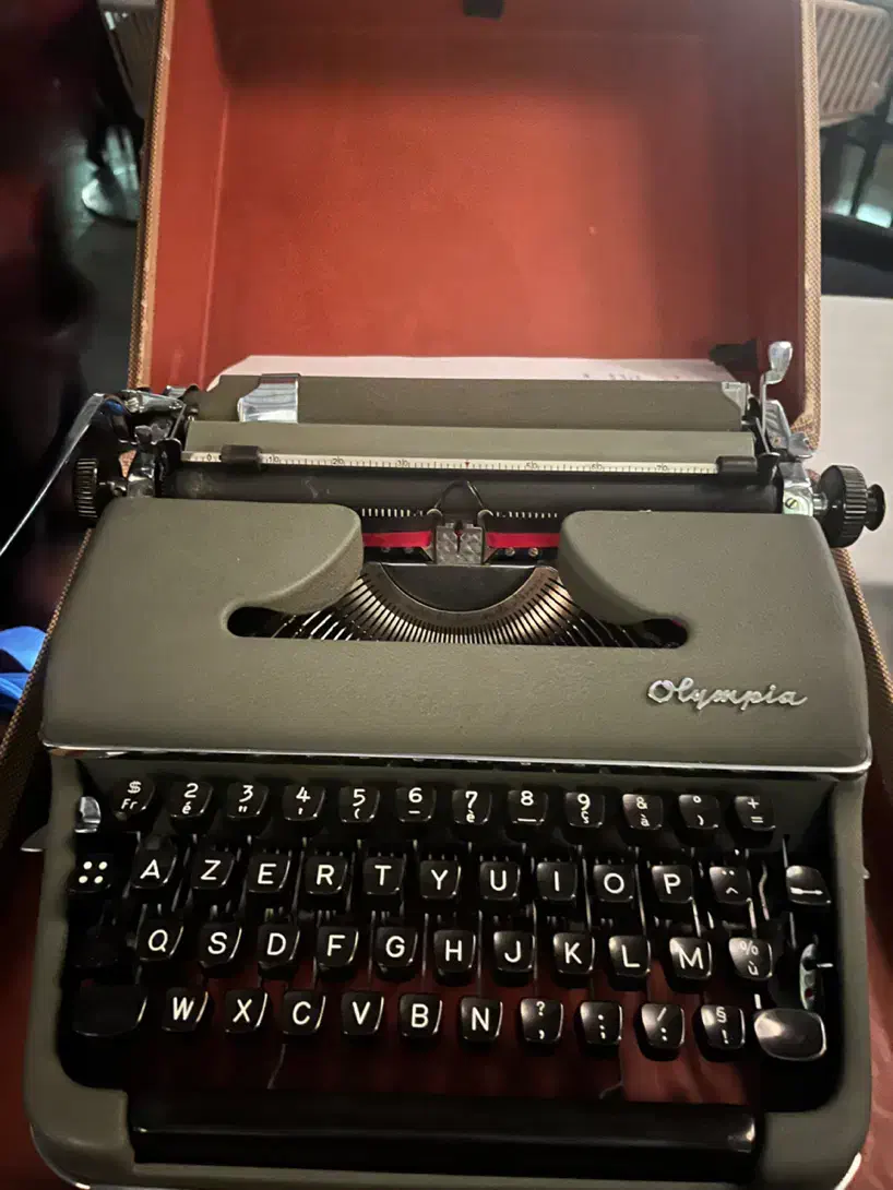 ماشین تایپ آلمانی اولمپیا ۶۰ ساله|کلکسیون اشیاء عتیقه|تهران, هروی|دیوار