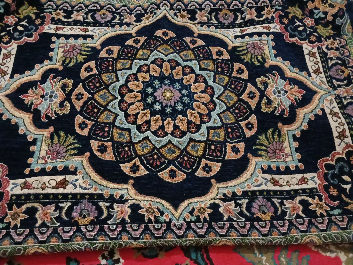 روبالشتی|رختخواب، بالش، پتو|خرمآباد, |دیوار