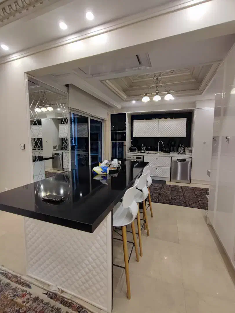 زعفرانیه سازه کلاسیک ۱۸۰ متر ۳ خواب + ۴ پارکینگ