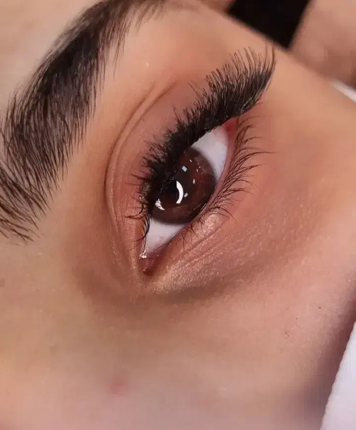 کاشت مژه|خدمات آرایشگری و زیبایی|برخوار, |دیوار