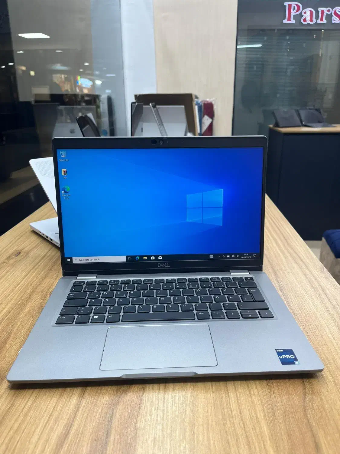 دل نسل دوازده با صفحه تاچ و رم ۱۶|رایانه همراه|تهران, فلسطین (میدان انقلاب)|دیوار