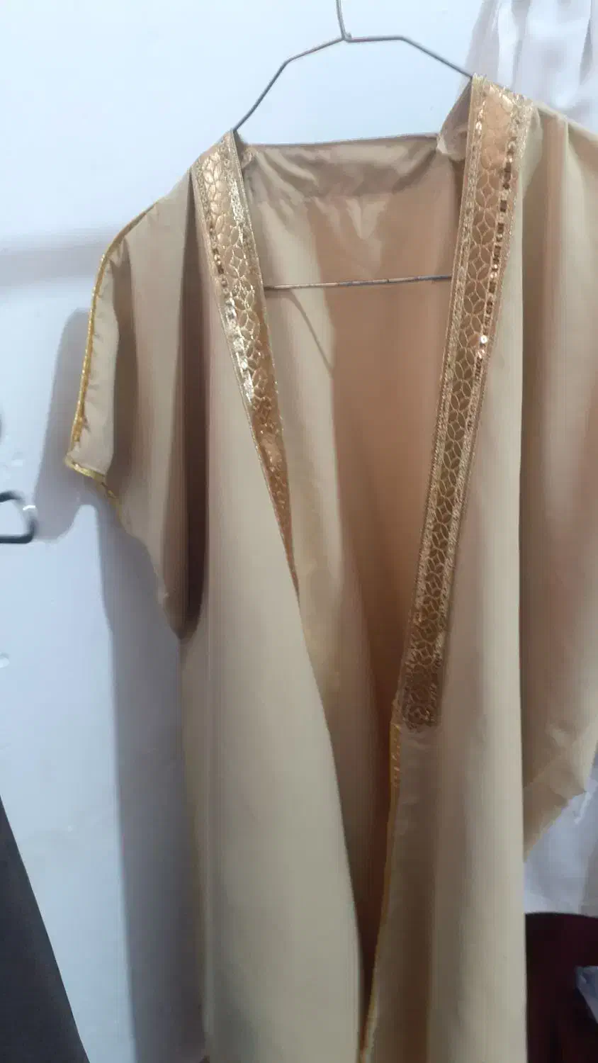 عبا عربی|لباس|درمیان, |دیوار