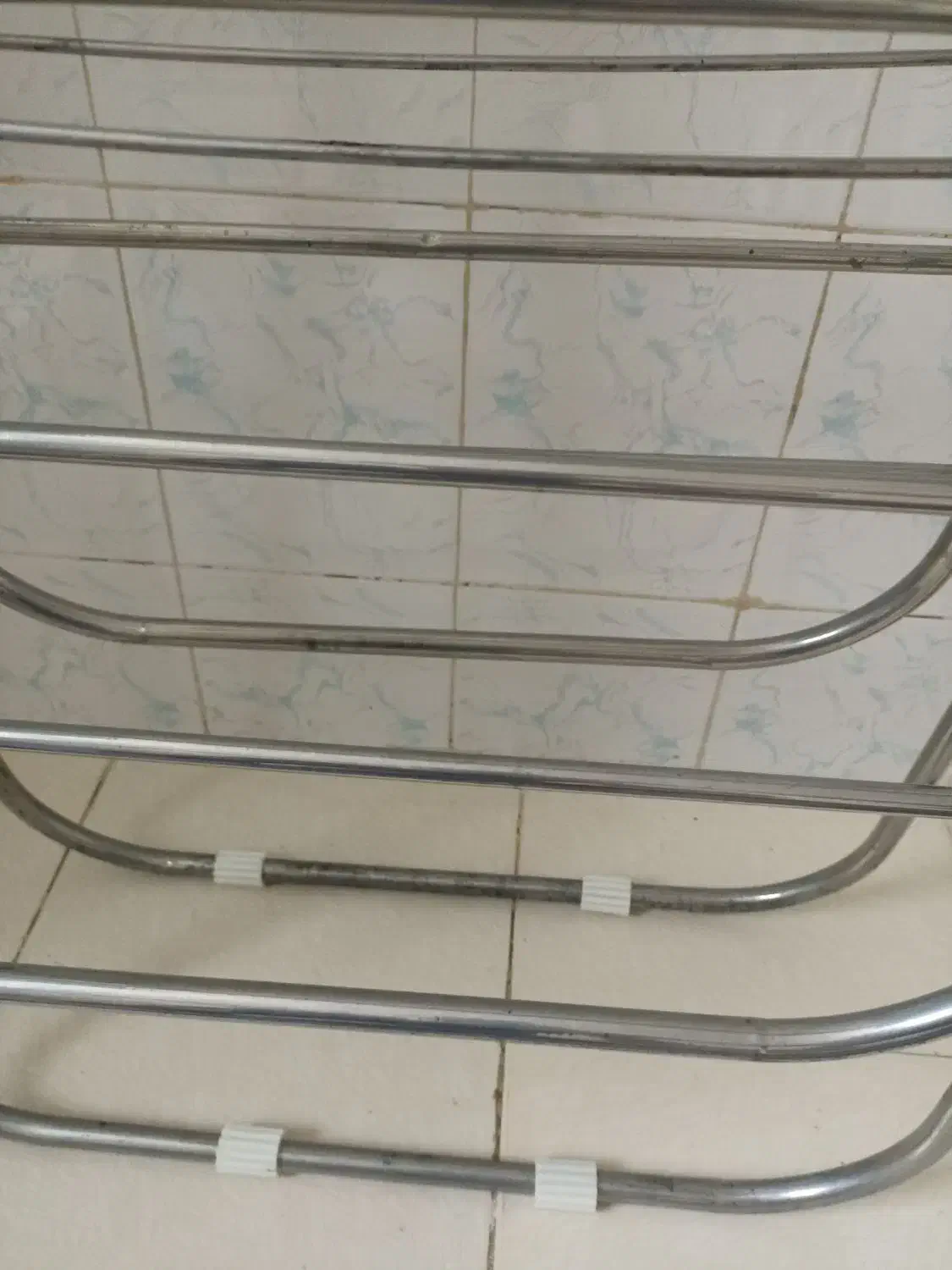 بند رخت لباس|بندرخت و رخت‌آویز|رشت, پل تالشان|دیوار