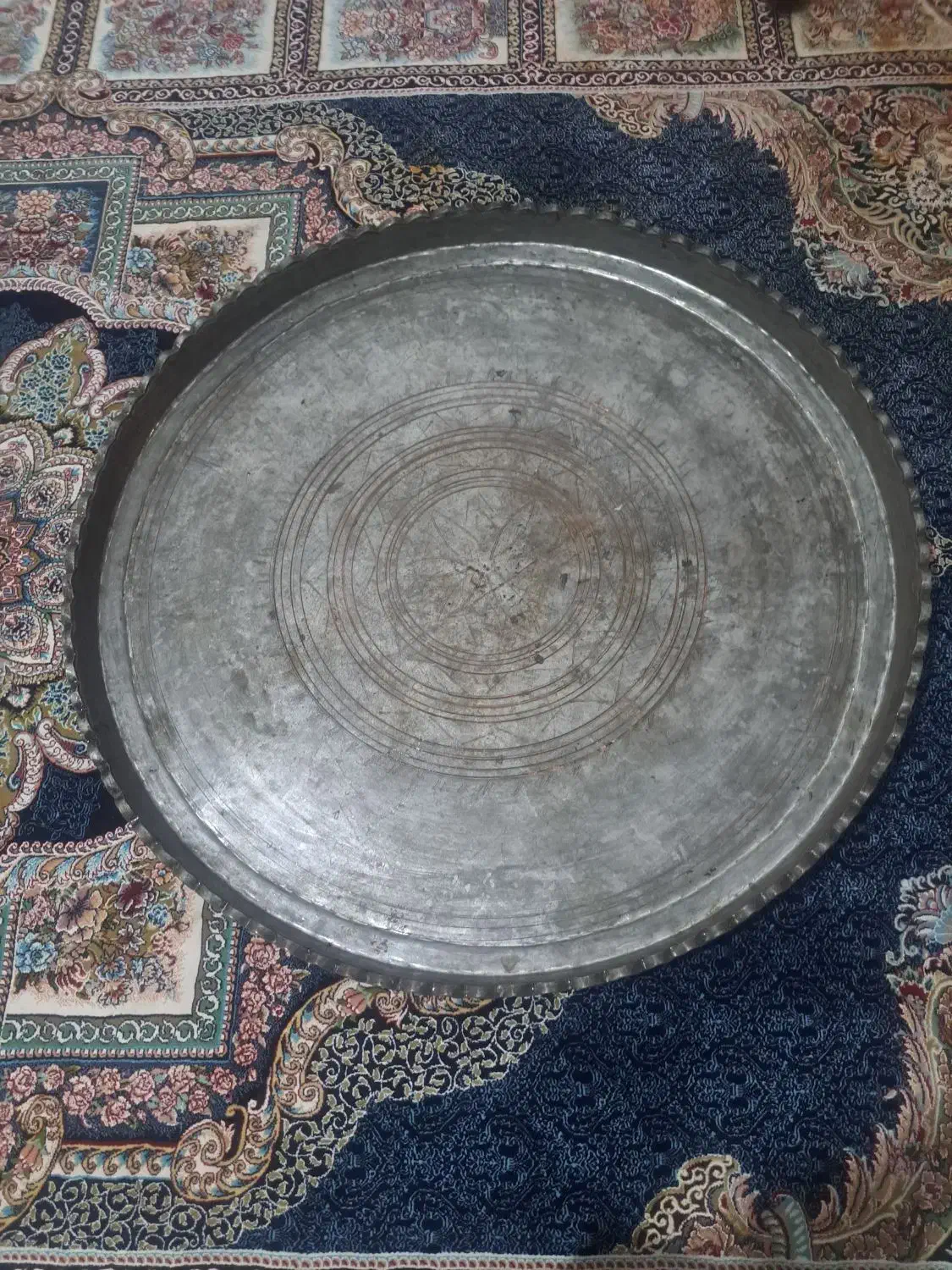 سینی مسی قدیمی|کلکسیون اشیاء عتیقه|کرمانشاه, |دیوار