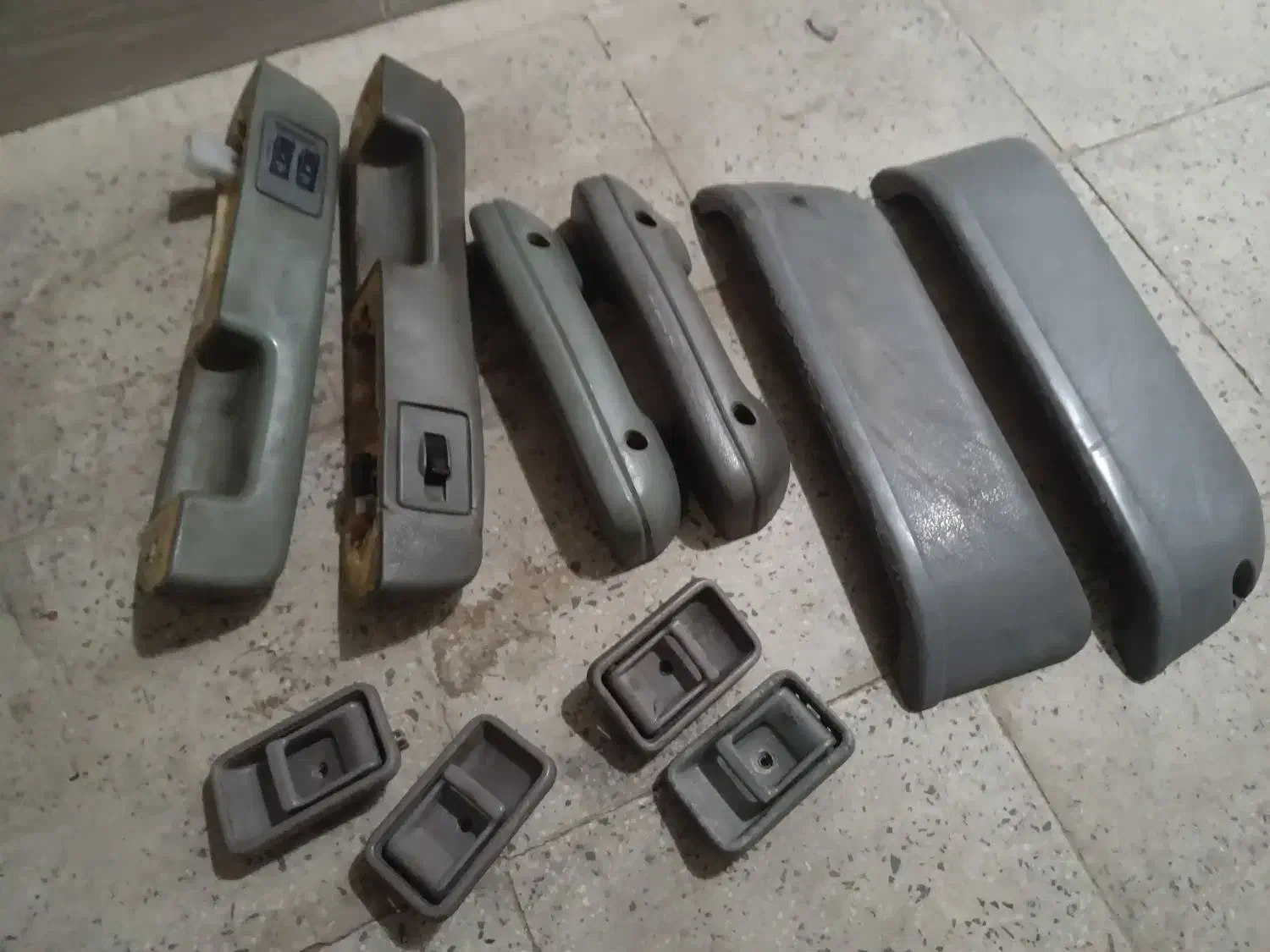 معاوضه کلید شیشه بالابر با روکش صندلی پراید|قطعات یدکی و لوازم جانبی|محمدیه-قزوین, |دیوار