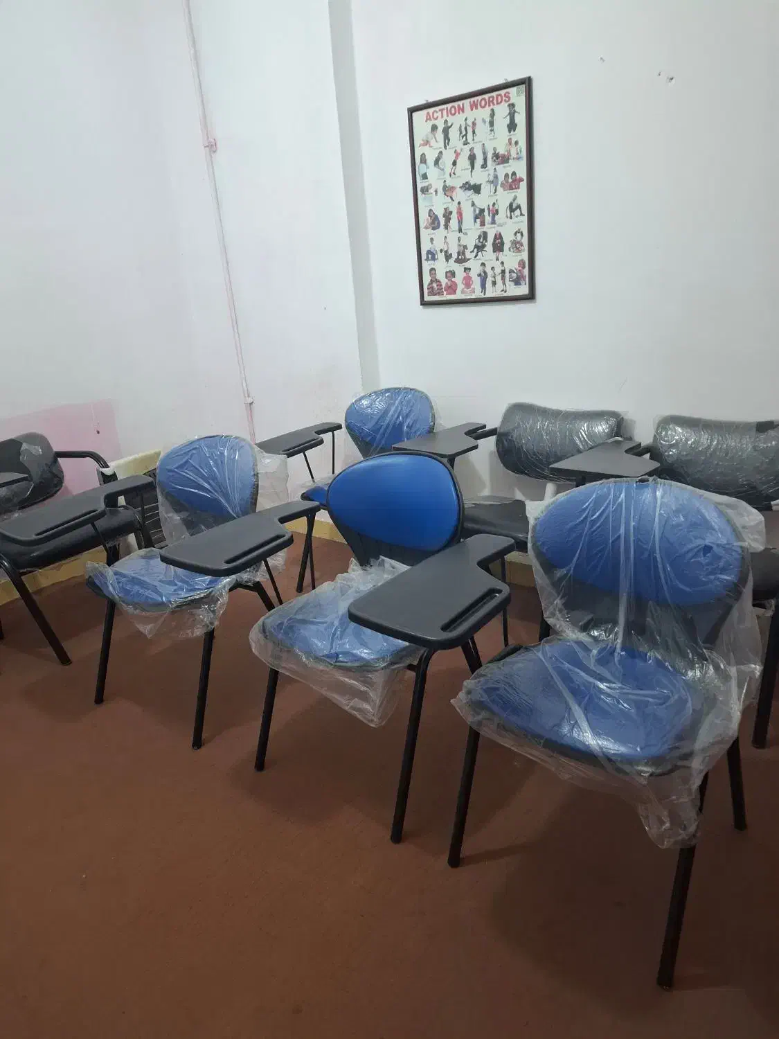 اجاره کلاس|اجارهٔ کوتاه‌مدت دفتر کار و فضای آموزشی|شاهین‌شهر, عطار|دیوار