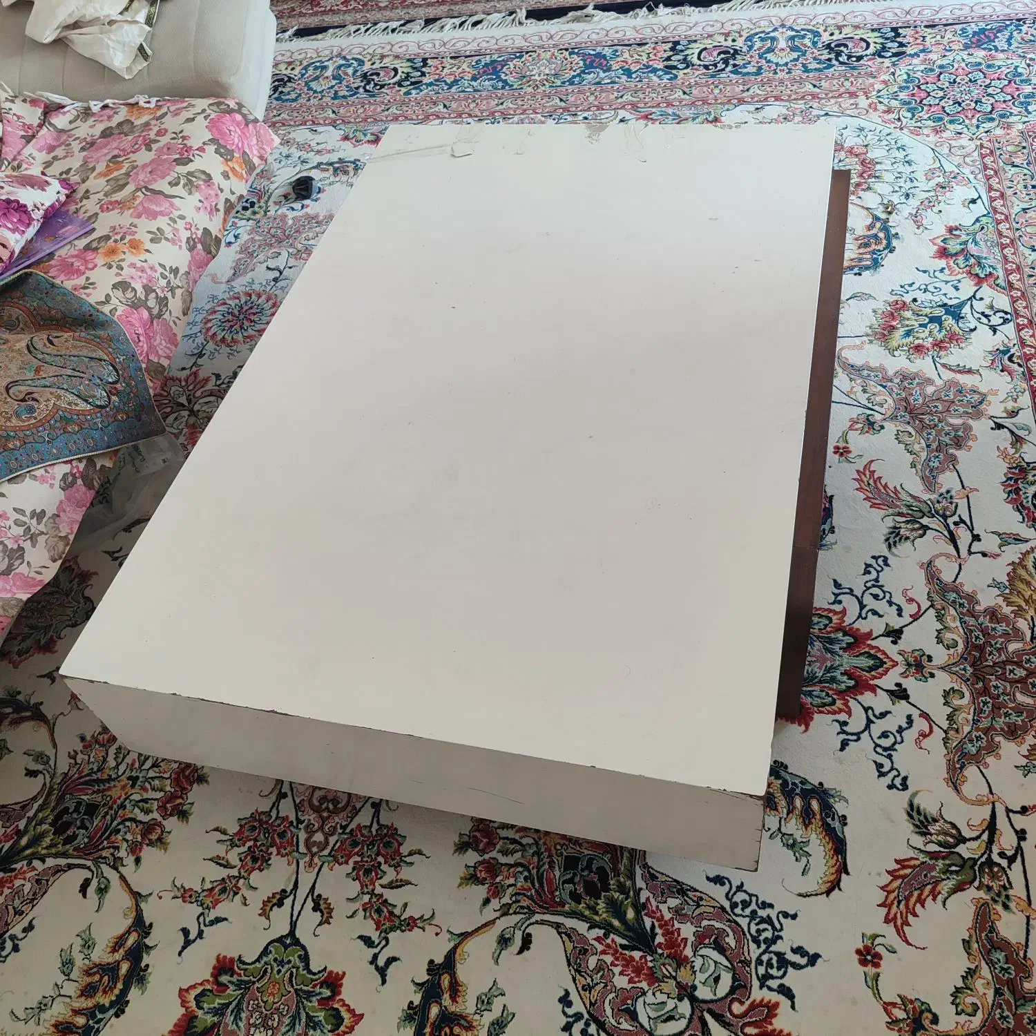 مبل تک‌نفره ی چرخنده و جلو مبلی ام دی آف|مبلمان خانگی و میز عسلی|یزد, |دیوار