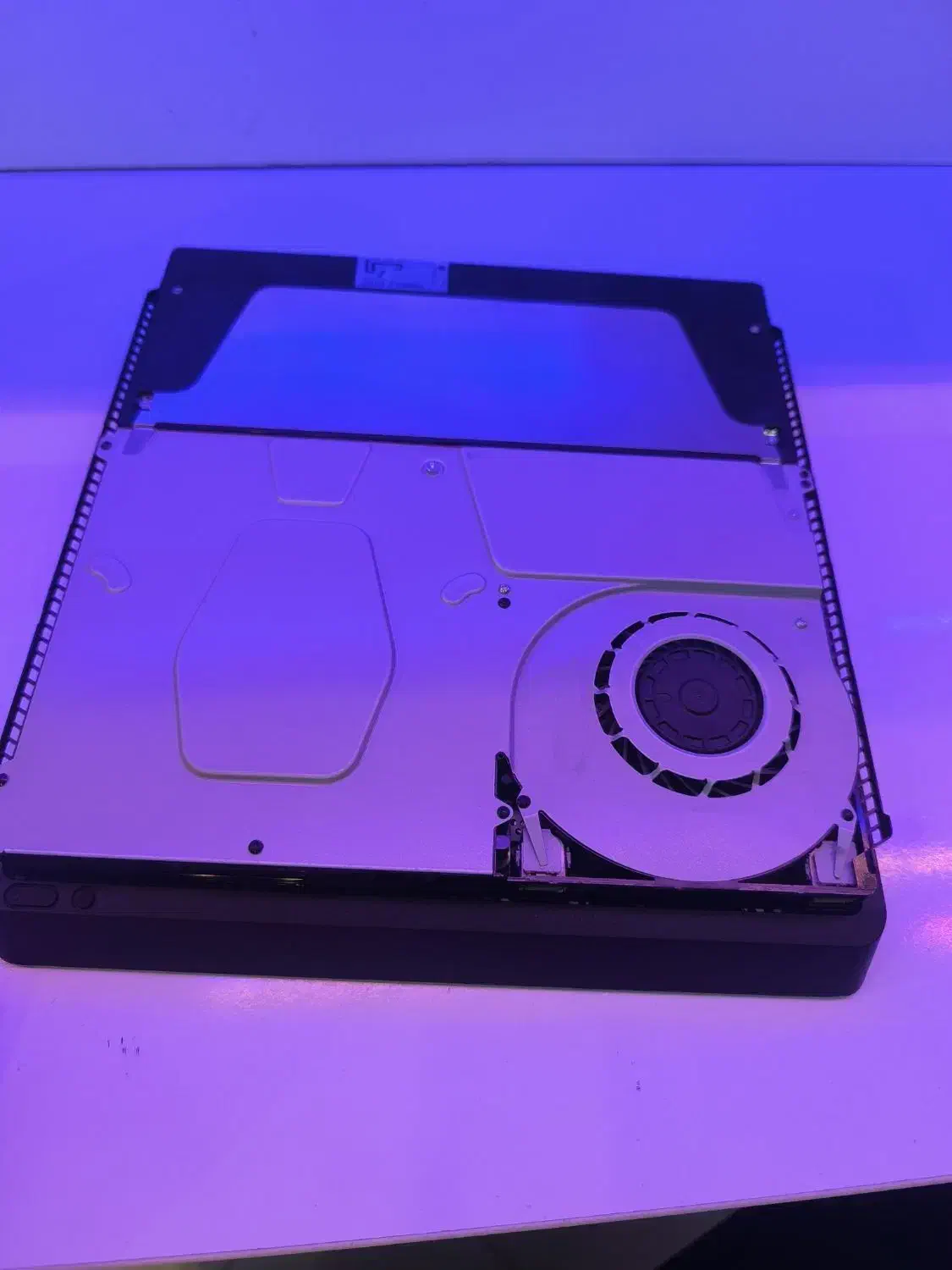 ps4 slim در حد|کنسول، بازی ویدئویی و آنلاین|رشت, استقامت ۲|دیوار