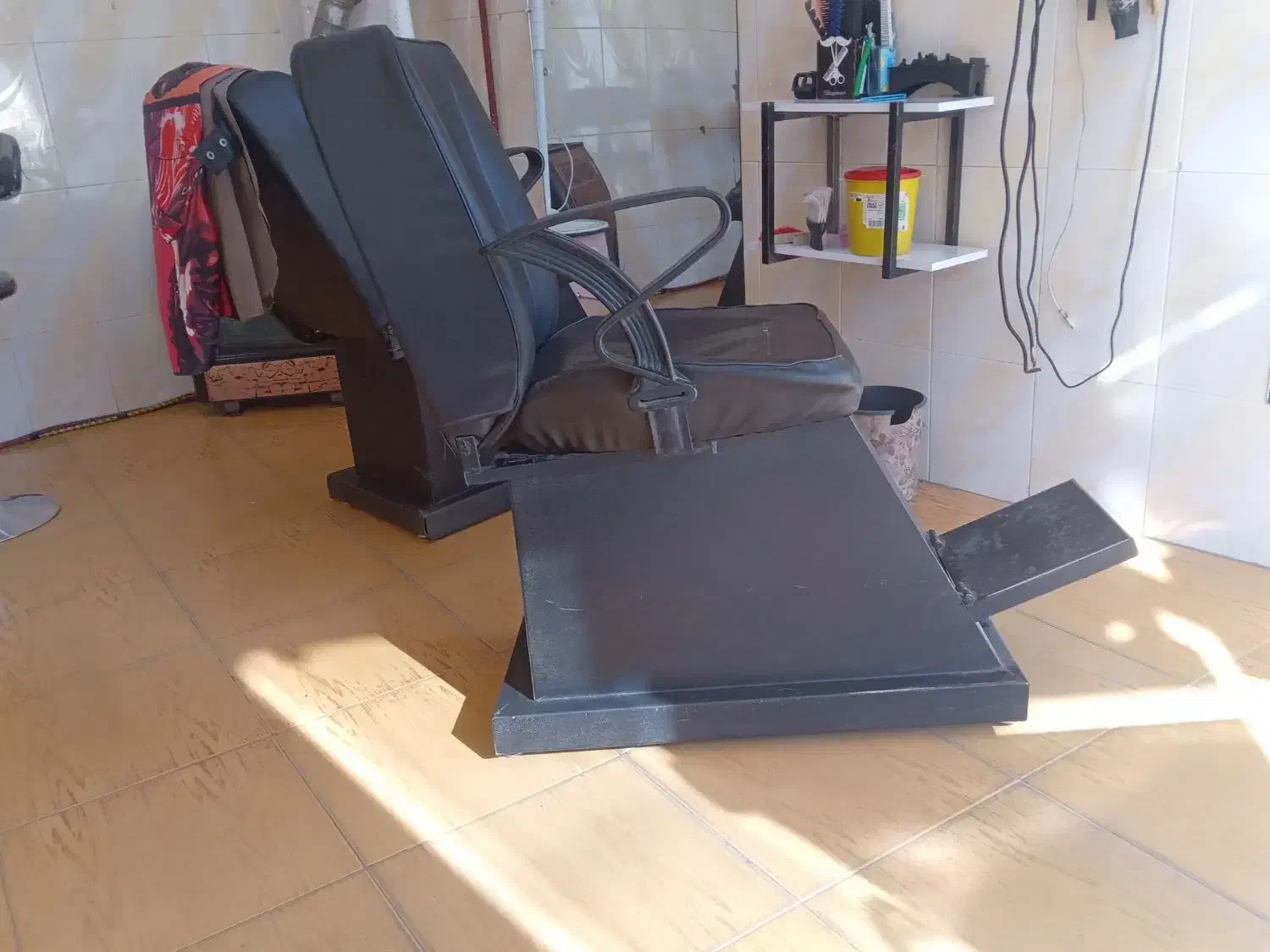 فوری|صندلی و نیمکت|نیشابور, کشتارگاه|دیوار