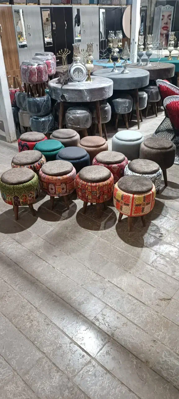 صندلی و پاف پایه دار سنتی|صندلی و نیمکت|شیراز, سهل‌آباد|دیوار