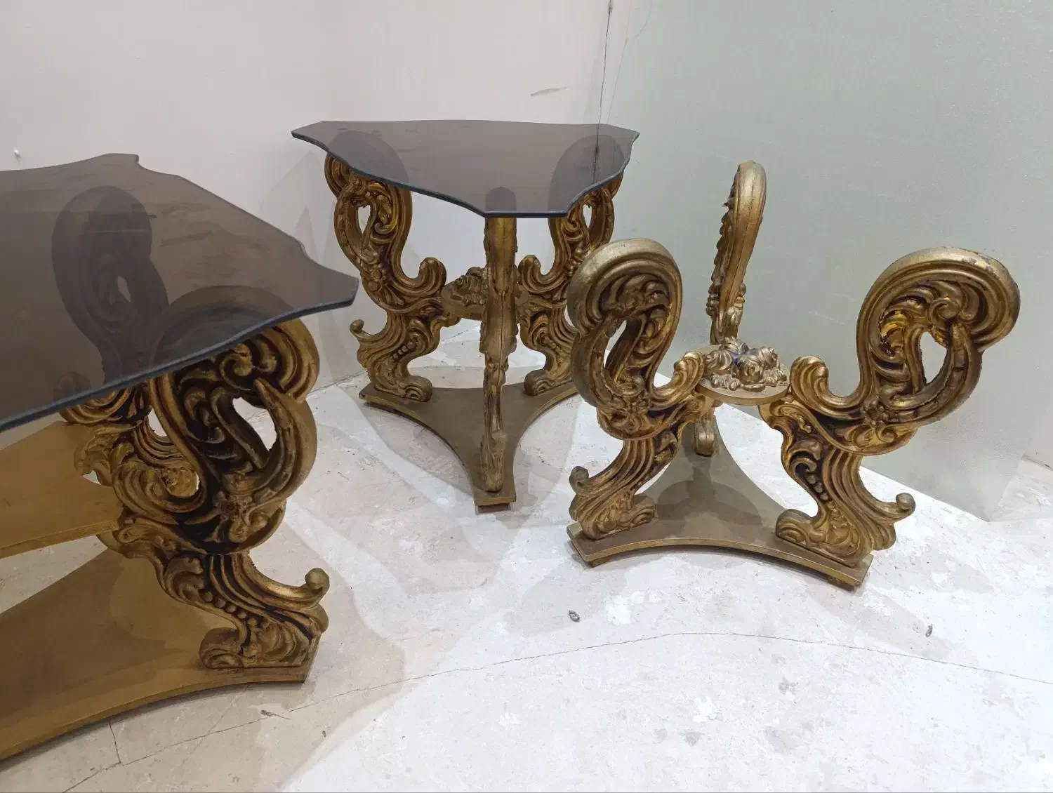 جلو مبلی میز سه تیکه با شیشه10 میل کلکسیونی عتیقه|کلکسیون اشیاء عتیقه|خوی, |دیوار