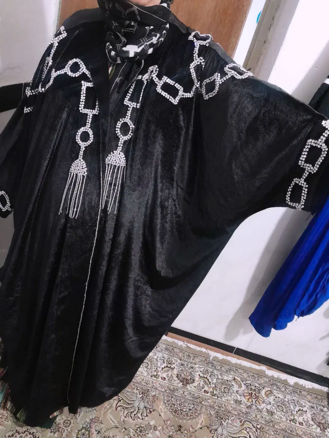 مانتو نو|لباس|جوانرود, |دیوار