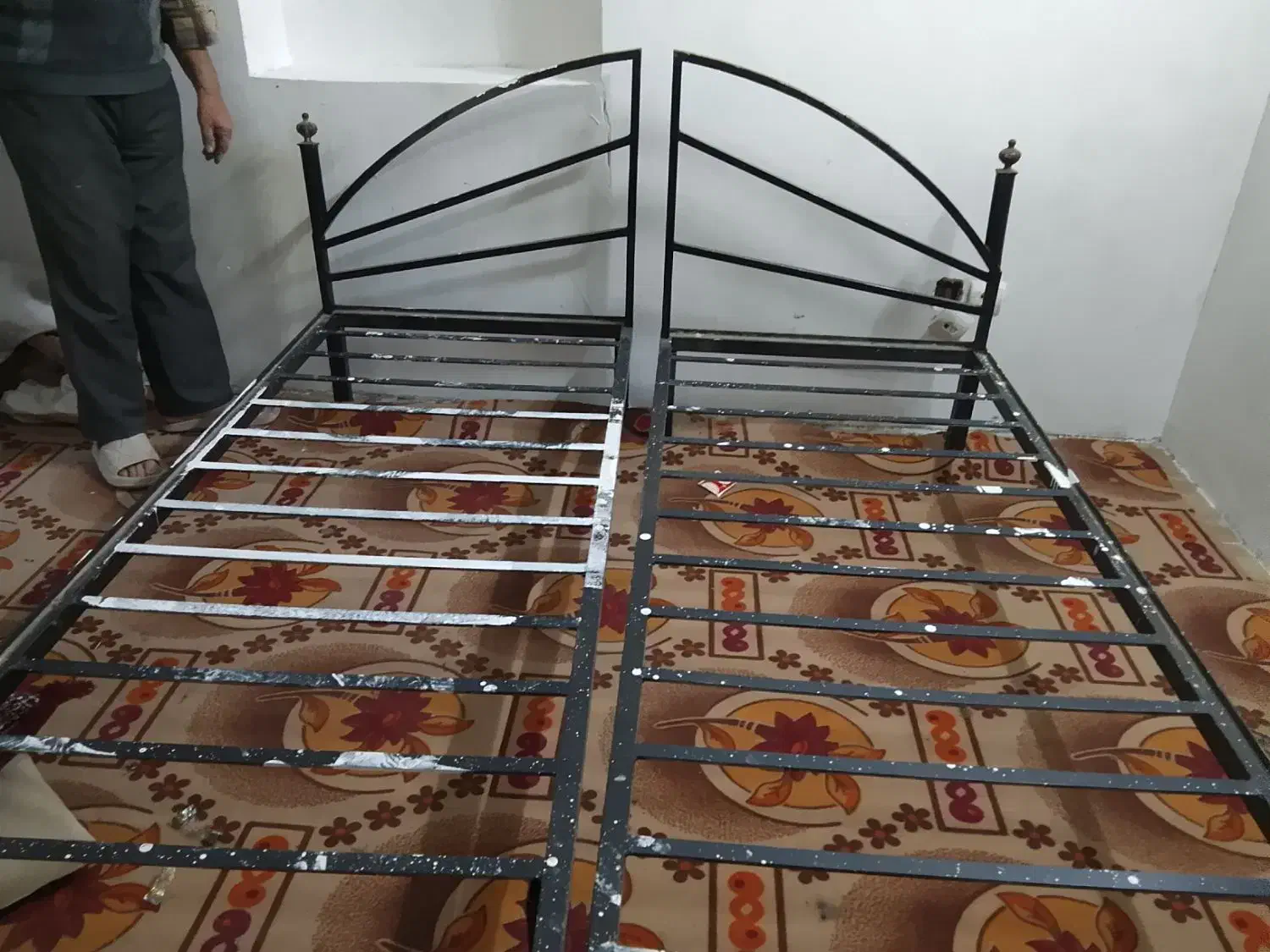 تخت آهنی|تخت و سرویس خواب|قم, قم نو|دیوار