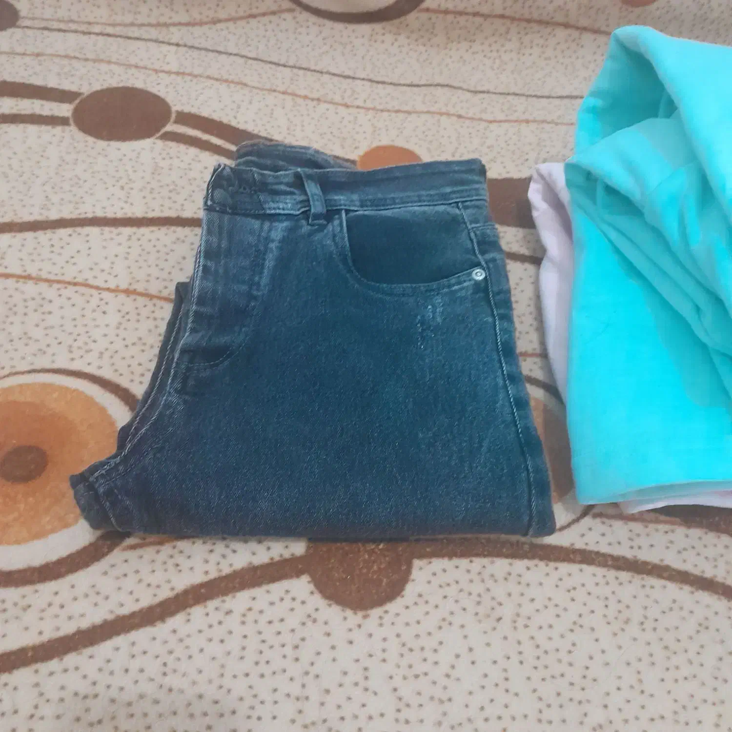 لباس|لباس|نسیم‌شهر, |دیوار