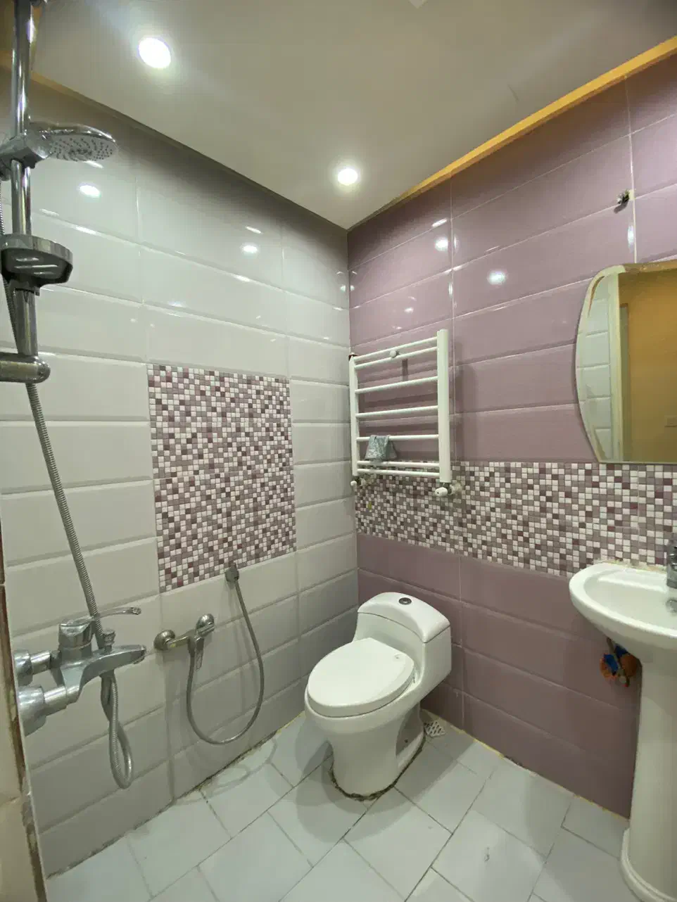 ۱۰۰ متر/۲ خواب/خوش نقشه/فوق العاده تمیز/برج‌باغ