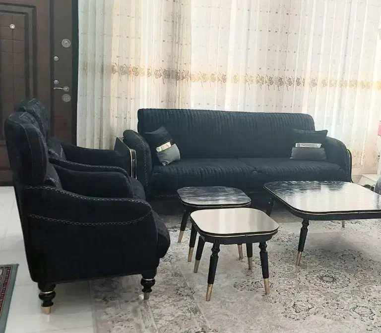 مبل نیم ست ۵نفره و میز وسط|مبلمان خانگی و میز عسلی|اردکان, |دیوار