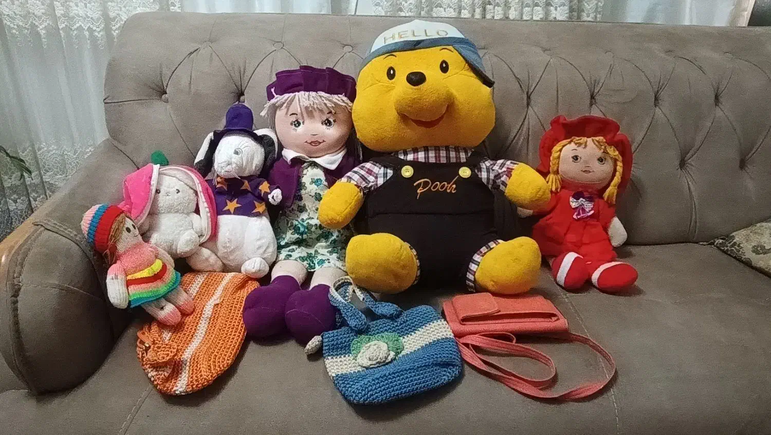 چندتاعروسک|اسباببازی|بابل, |دیوار