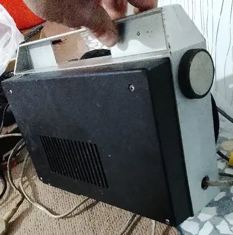 ویدیو پروژکتور قدیمی|تلویزیون و پروژکتور|بروجرد, |دیوار