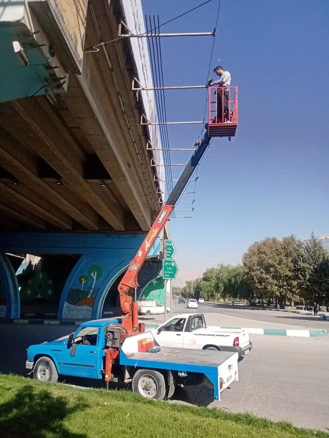 خاورجرثقیل و نیسان جرثقیل رحمتی با17سال سابقه|خدمات حمل و نقل|کرمانشاه, |دیوار